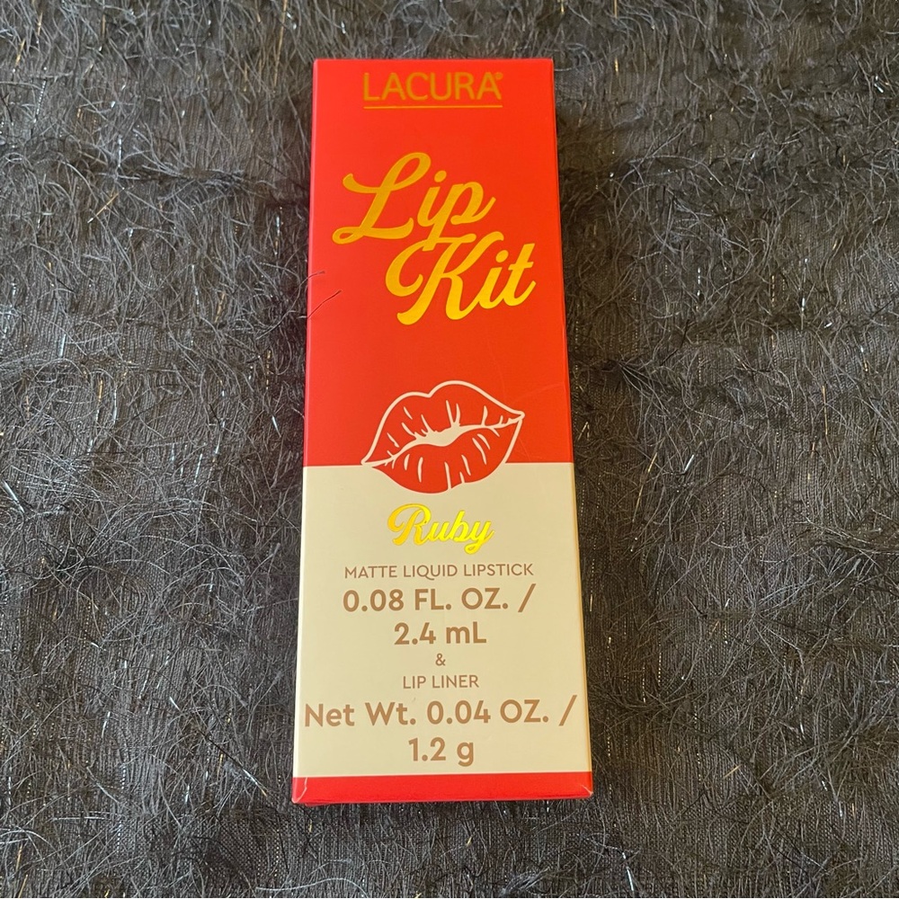 Lacura Lip Kit Matte Liquid Lipstick/Lip Liner Ruby